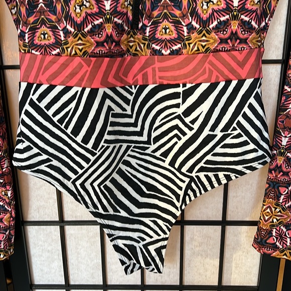 Billabong Sun Tribe Long Sleeve Swimsuit - Picture 5 of 12